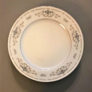 Diane Dinner Plate - by WADE FINE CHINA (JAPAN)